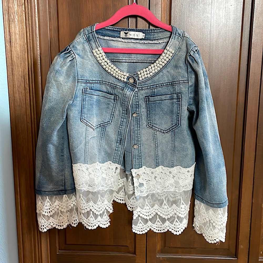 WTY Denim Pearl Collar With Intricate Embroidered Lace